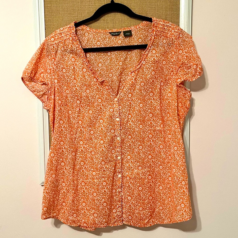 Short sleeve button down Eddie Bauer blouse. Size L.